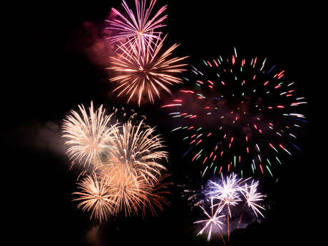 Croisière vigneronne du feu d'artifice avec les Bateliers de la Côte d’Azur