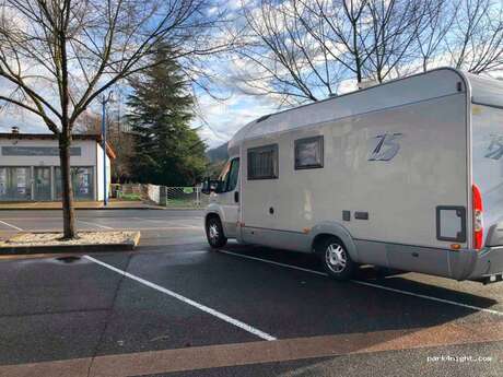 Aire de stationnement pour camping cars à Montaigu de Quercy