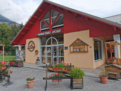 Borne de recharge Bosch pour vélo électrique - Maison de Pays de l'Ubaye