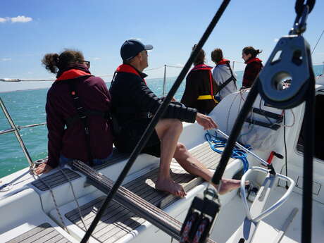 Découverte et prise en main d'un voilier habitable par Envol à voile