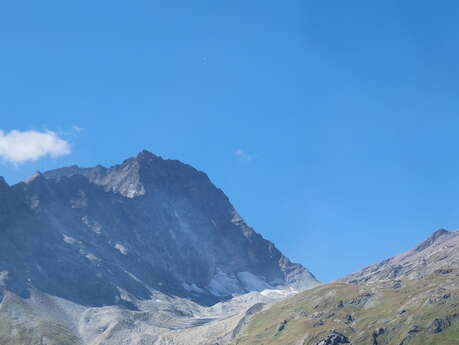 Charmontane au centre du monde