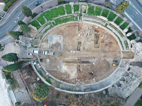 L'amphithéâtre de l'agglomération antique de Cemenelum : des origines à nos jours