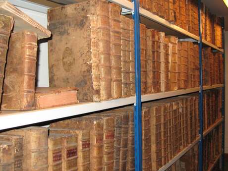 Visite commentée "Trésors écrits : visite du fonds ancien de la Ville de Belley"