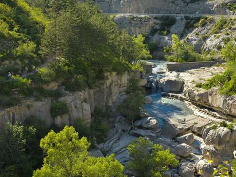 Walk from the Pont Roman to the Rif