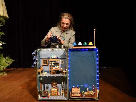 Tiga: Conte, chansons et théâtre d'objets