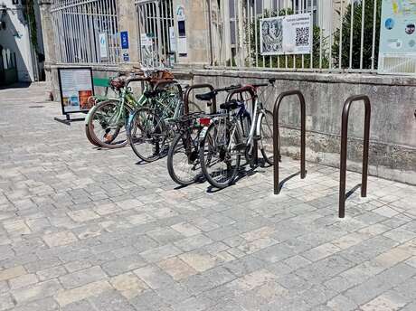 Cycle parking - Around Place Carnot