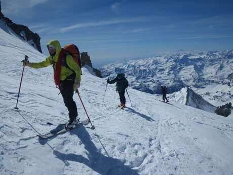 Discovery of ski touring with family or friends