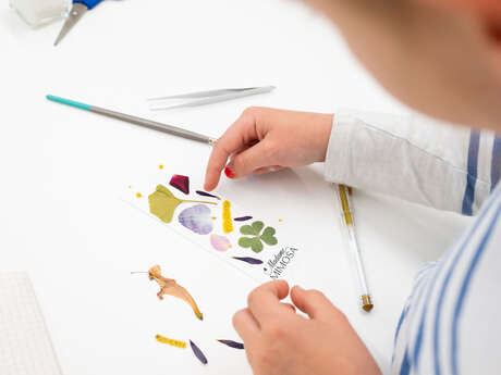 Atelier "Marque-page fleuri" au Château Angueiroun