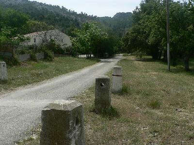 Simiane-Collongue : Le Pilon du Roy