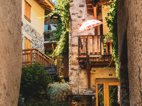 Guided visit of Venosc Village
