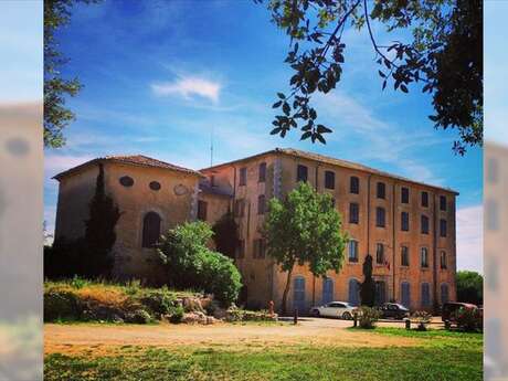 Visite du village de Sillans la Cascade