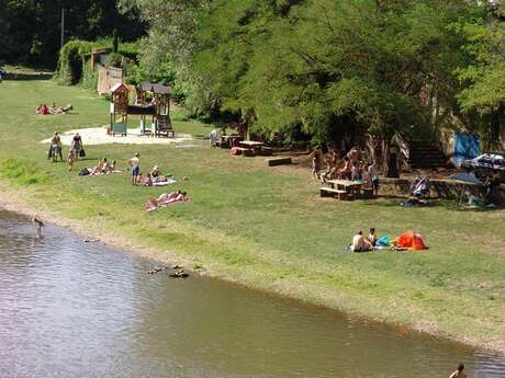 Aire de pique-nique sur les Berges du Viaur