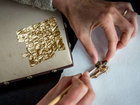 Gilding Plants with Gold Leaf Workshop