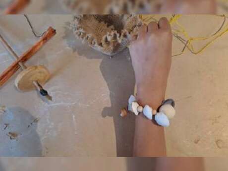 Atelier d’initiation à la parure préhistorique