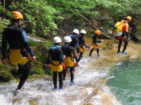Canyoning famille - avec Guides du Bugey