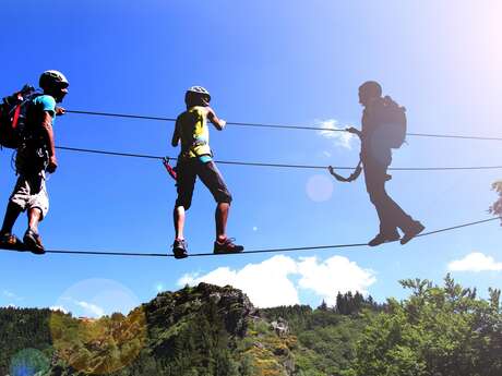 2023 - Bougez dans le Pilat - Via Ferrata adulte / Tyrolienne (à partir de 140 cm soit 10-12 ans) - Planfoy