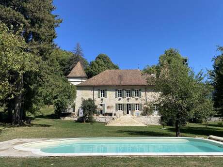 Le Domaine du Très-Haut au Château de Montanges.
