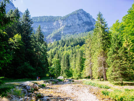 De St Pierre d'Entremont à la cascade du Cirque de St Même en boucle