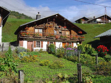 Hamlet and Chapel of Les Prés