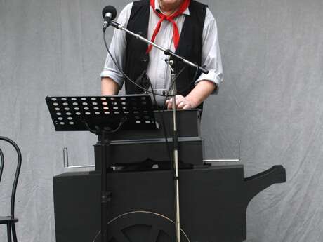 Sylvestre the Minstrel: Barrel organ