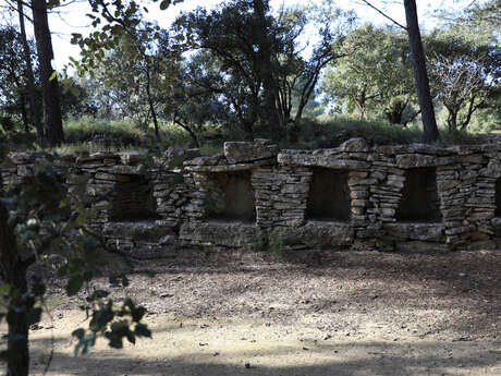 Cornillon-Confoux - Sentier du Mur des Abeilles
