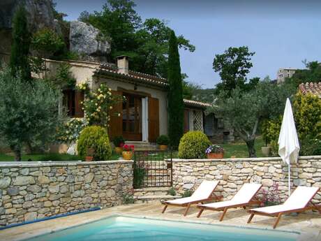 Maison provençale indépendante avec piscine privée et SPA!