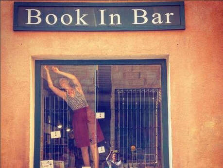 Book in Bar Book in Bar