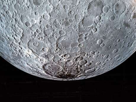 Atelier - Walking on the Moon