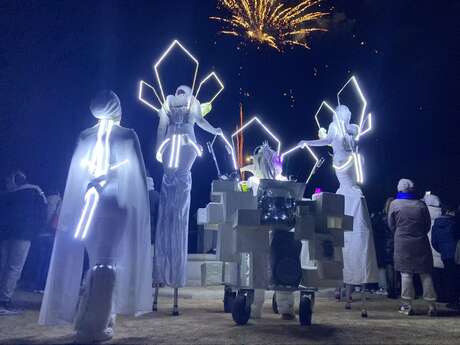 REVEILLON DE NOEL : Déambulation "Brises Astrales"