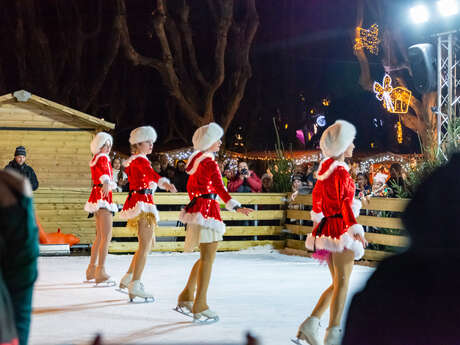 Nachts im Weihnachtsdorf