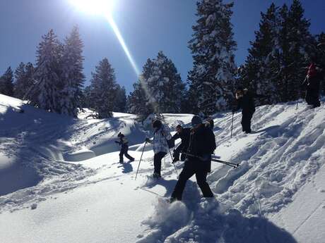 Excursiones con raquetas de nieve con Angaka