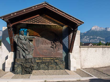 Cénotaphe Berges au cimetière de Villard-Bonnot