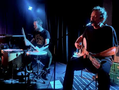 Sam Karpienia Duo en concert