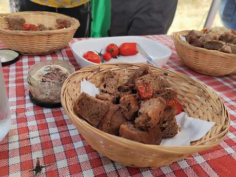 Country-style meal Paysans and CO