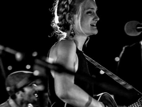 Laura en concert - Local Bar