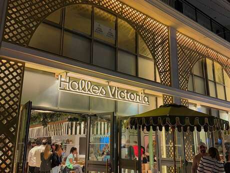 Karaoke at Les Halles Victoria