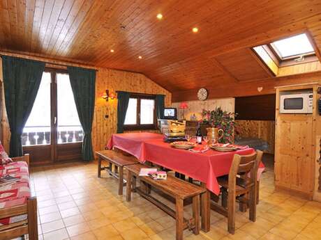 Appartement Le Nid Douillet dans chalet - 70m² - 2 chambres - Cruz Pascal Appartement Le Nid Douillet dans chalet - 70m² - 2 chambres - Cruz Pascal