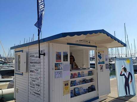 Kiosque estival port d'Hyères