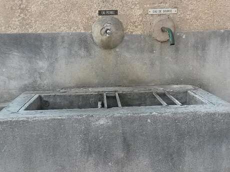 Fontaine et lavoir