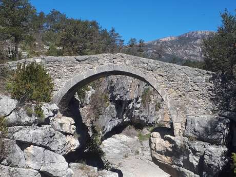 Trigance au pont de Carajuan