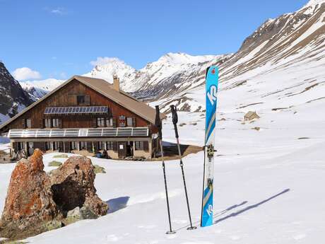 Les refuges de Chamoissière et de l'Alpe de Villar d'Arène en ski de randonnée