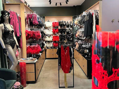 Les dessous de Naïs