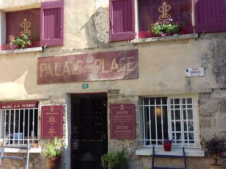 Palais en place