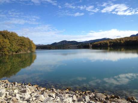 Tour of Lake Montbel