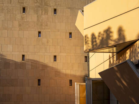 En lumière ! Visite guidée architecturale des Archives nationales d'outre-mer