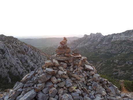 Horizons Luberon - Accompagnateurs en montagne