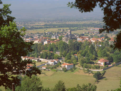 Vue sur la plaine du Forez depuis la colline des 3 croix