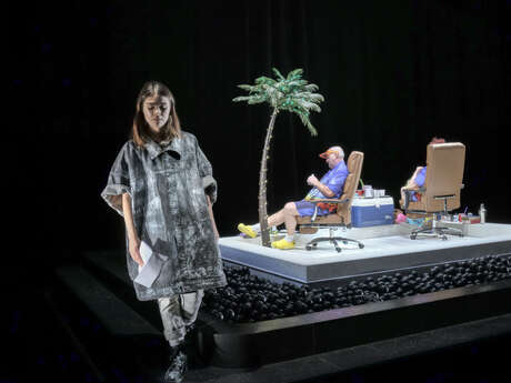 Theater - The weight of ants