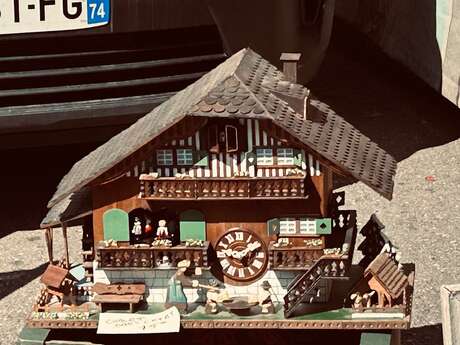 second-hand goods, antiques, collectables