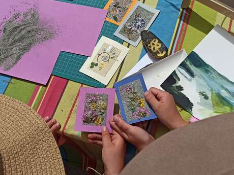 Activité manuelle : ateliers créatifs peinture sur galet